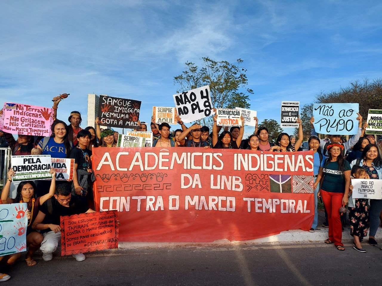 Estudantes Indígenas da Unb protestam durante ato em Brasília contra PL 490