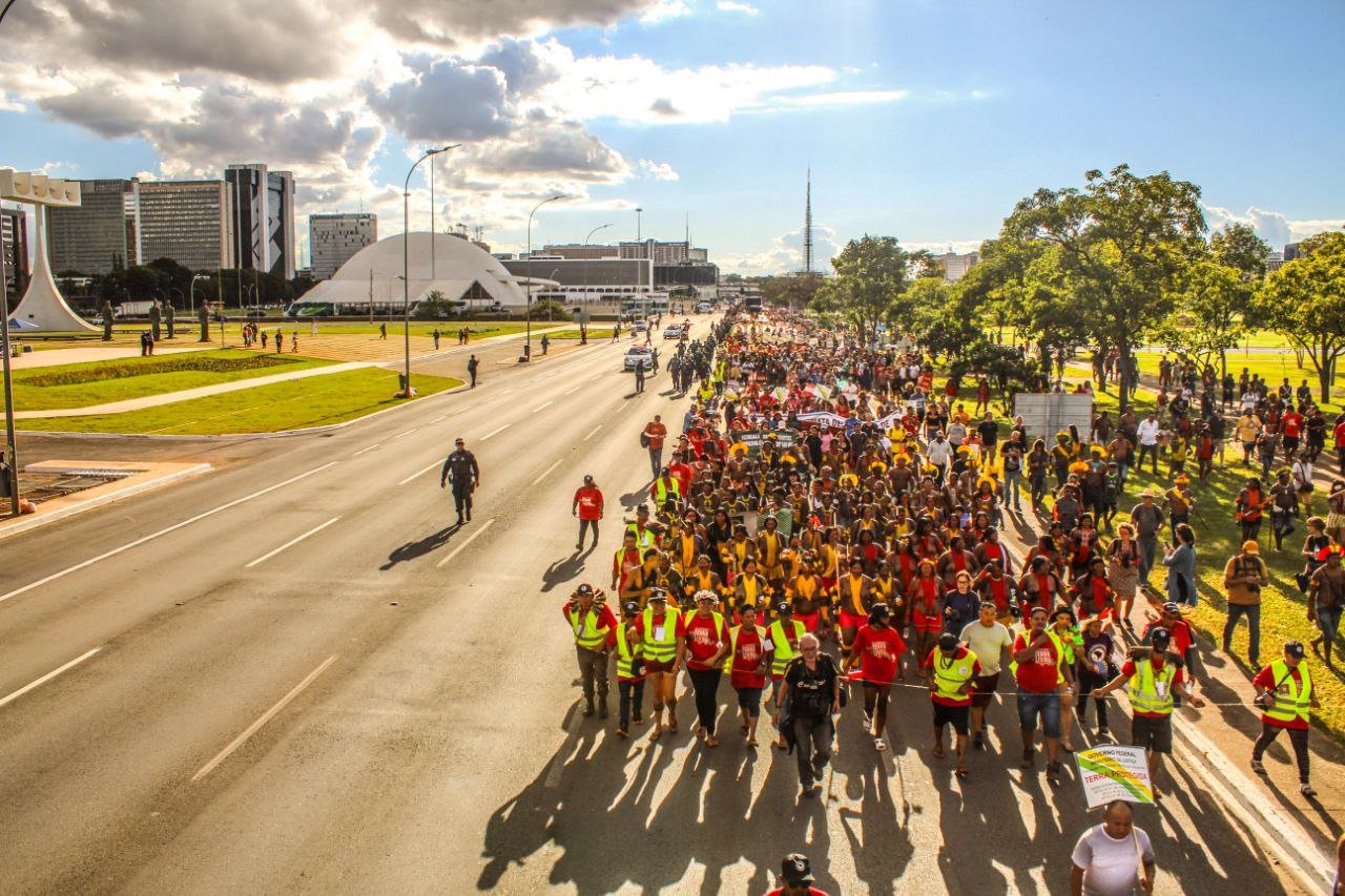 Indígenas de vários estados do brasil chegam a Brasília para ATL 2024