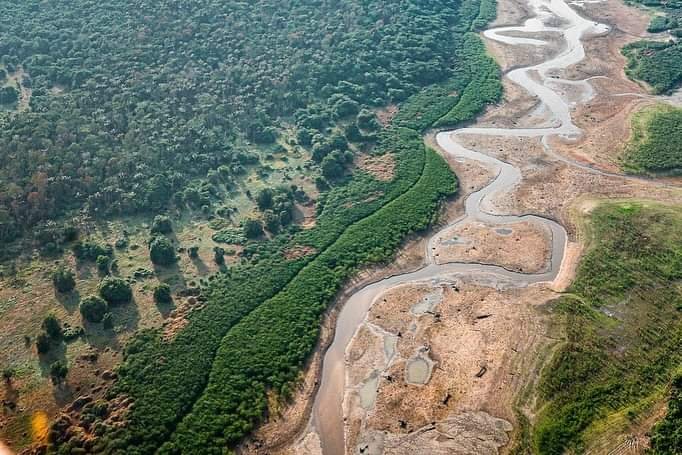 Presidente Lula visita comunidades impactadas pela seca no Amazonas e anuncia a entrega de purificadores de água para os moradores